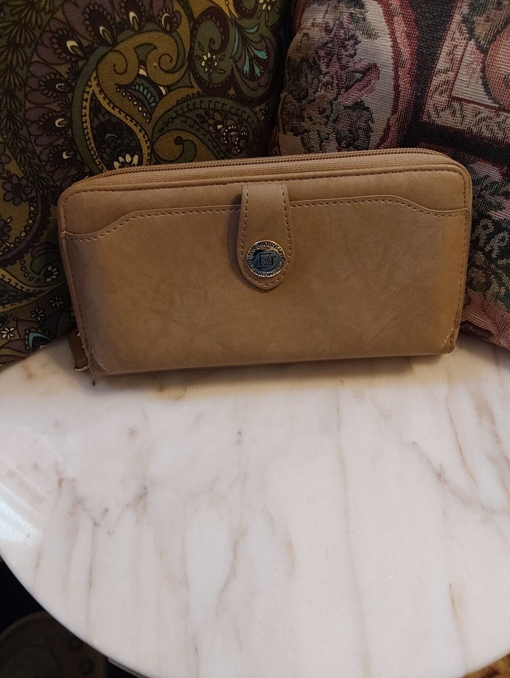NWOT Stone Mountain Ludlow Wallet, Tan Faux Leather Design